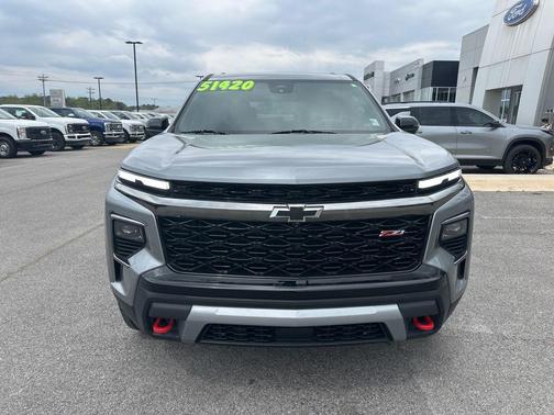 Sterling Gray Metallic 2025 Chevrolet Traverse Z71