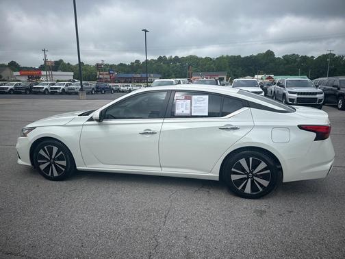 2022 Nissan Altima 2.5 SV