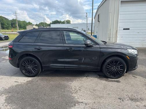 Black Metallic 2023 Lincoln Corsair Reserve