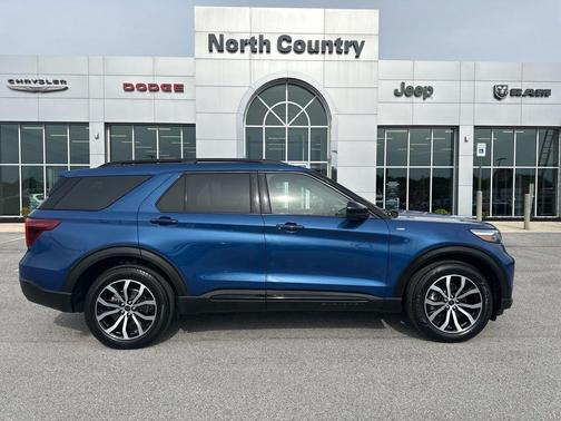 Blue Metallic 2022 Ford Explorer ST-Line