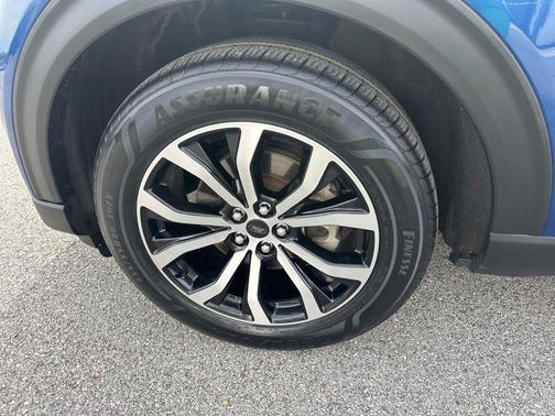 Blue Metallic 2022 Ford Explorer ST-Line
