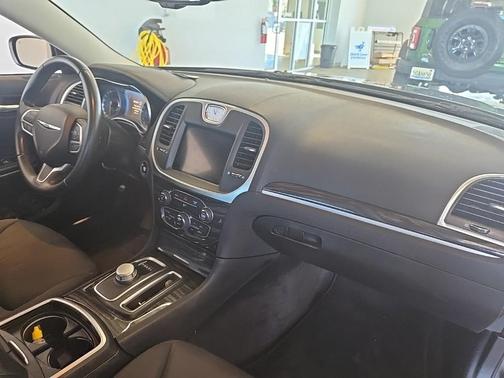 2019 Chrysler 300 Touring