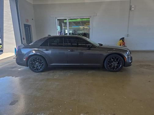 2019 Chrysler 300 Touring