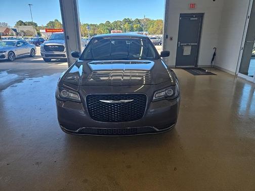 2019 Chrysler 300 Touring