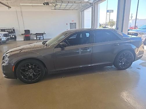 2019 Chrysler 300 Touring