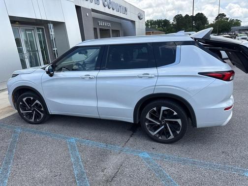 2023 Mitsubishi Outlander SEL
