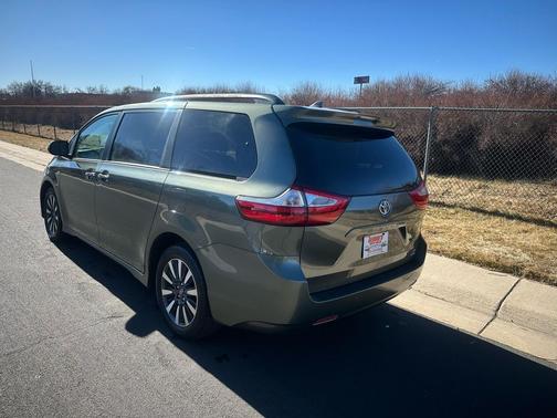 2019 Toyota Sienna XLE