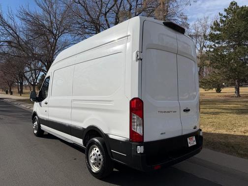 2022 Ford Transit-250 Base