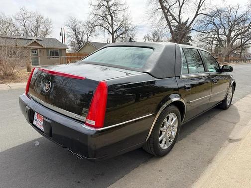 2010 Cadillac DTS Luxury Collection