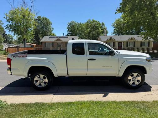 Ice Cap 2023 Toyota Tacoma SR5