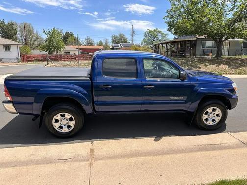 Blue Ribbon Metallic 2015 Toyota Tacoma Base