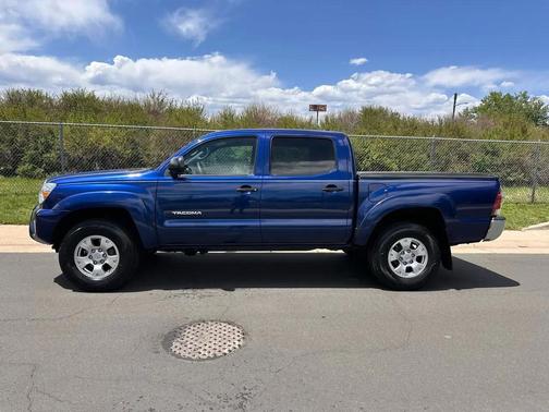 Blue Ribbon Metallic 2015 Toyota Tacoma Base