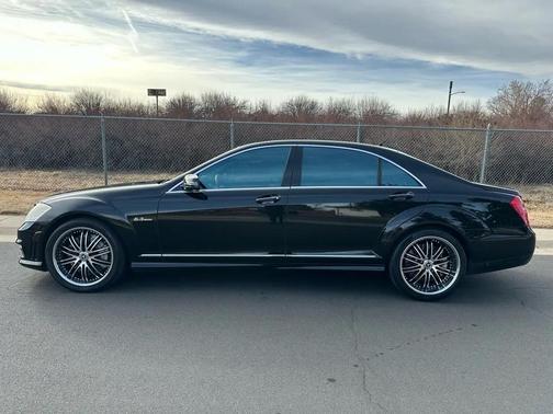 2010 Mercedes-Benz S-Class S63 AMG