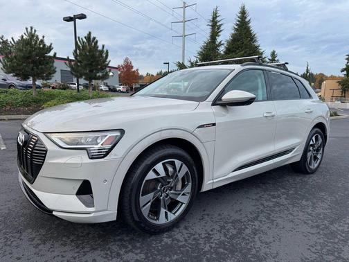 2021 Audi e-tron Premium
