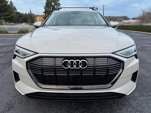2021 Audi e-tron Premium