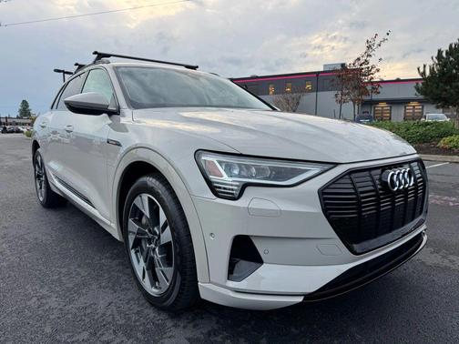 2021 Audi e-tron Premium