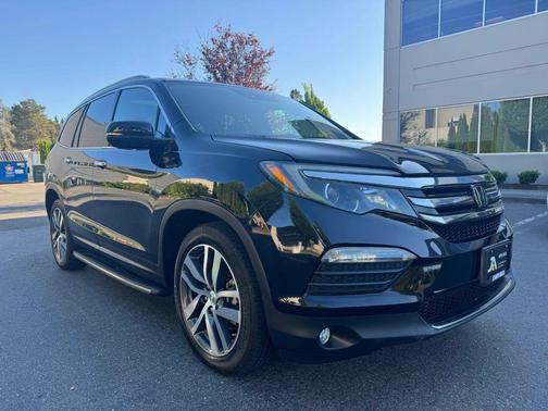 Black 2017 Honda Pilot Elite