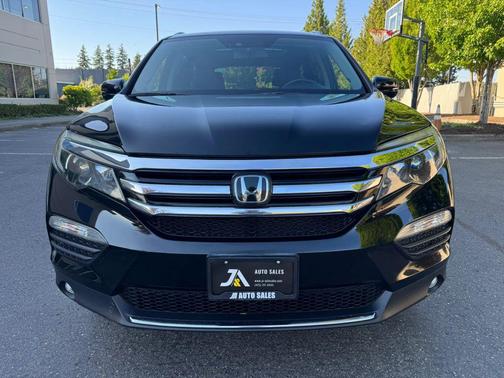 Black 2017 Honda Pilot Elite