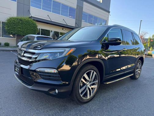 Black 2017 Honda Pilot Elite