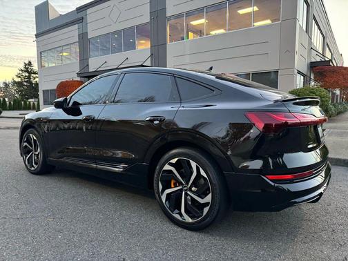 2022 Audi e-tron Sportback S line Premium Plus