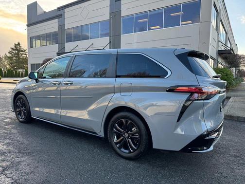 2024 Toyota Sienna XSE 7 Passenger