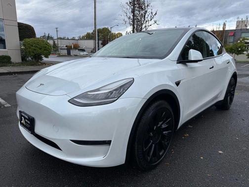 2023 Tesla Model Y Long Range Sport Utility 4D
