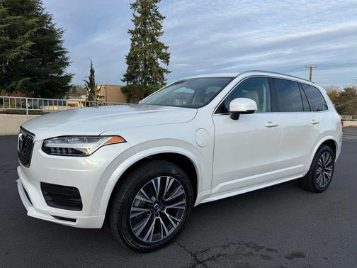 2020 Volvo XC90 Hybrid T8 Momentum 7 Passenger