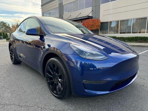 2023 Tesla Model Y Long Range Sport Utility 4D