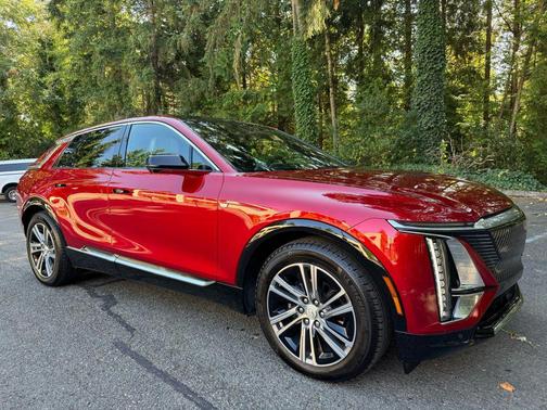 2024 Cadillac LYRIQ Sport