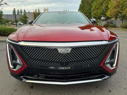 2024 Cadillac LYRIQ Sport