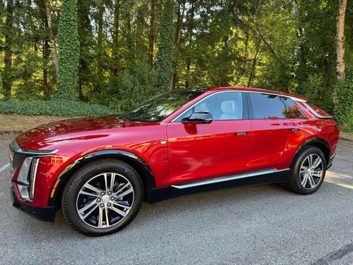2024 Cadillac LYRIQ Sport