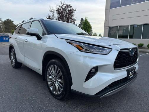 Wind Chill Pearl 2023 Toyota Highlander Hybrid Platinum