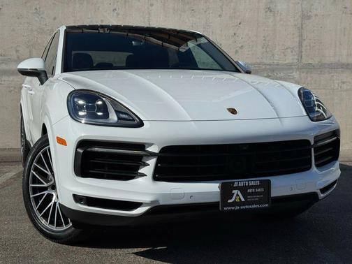 2020 Porsche Cayenne Sport Utility 4D