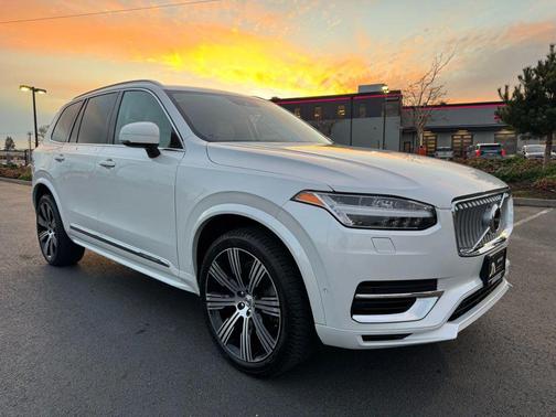 2022 Volvo XC90 Recharge Plug-In Hybrid T8 Inscription 7 Passenger