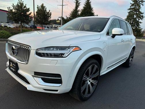 2022 Volvo XC90 Recharge Plug-In Hybrid T8 Inscription 7 Passenger