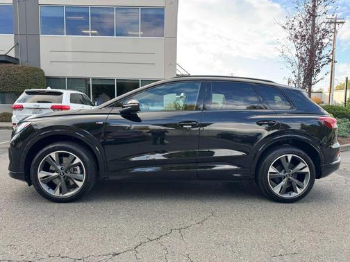 2024 Audi Q4 e-tron Premium Plus 50 quattro