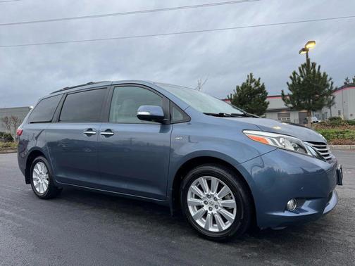 2017 Toyota Sienna Limited Premium
