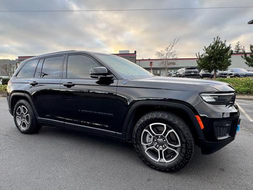 2022 Jeep Grand Cherokee 4xe Trailhawk