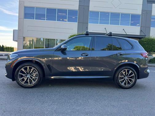 Gray 2022 BMW X5 PHEV xDrive45e