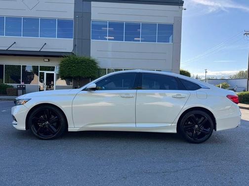 Platinum White Pearl 2018 Honda Accord Sport