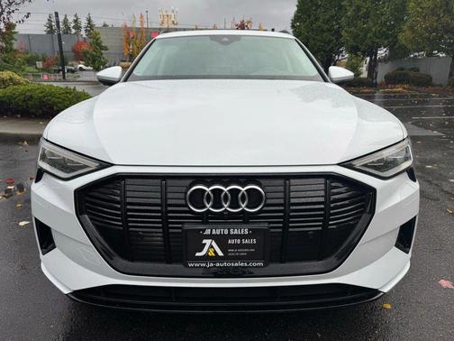 2021 Audi e-tron Premium Plus