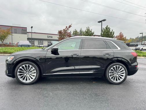 2019 Audi e-tron Premium Plus