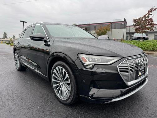 2019 Audi e-tron Premium Plus