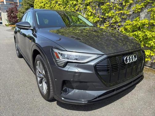2021 Audi e-tron Premium Plus