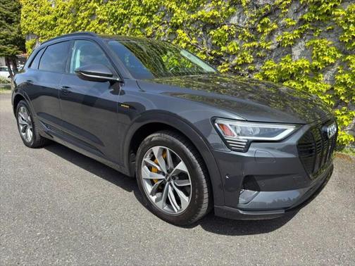 2021 Audi e-tron Premium Plus