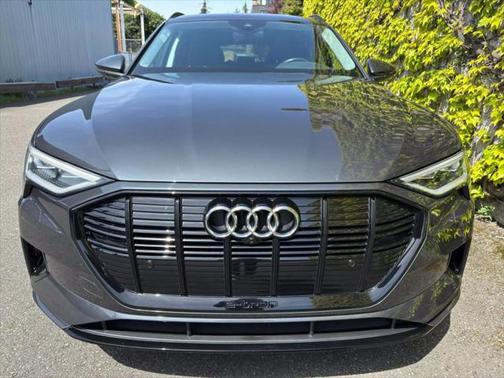 2021 Audi e-tron Premium Plus