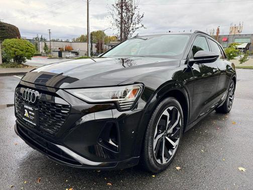 2024 Audi Q8 e-tron Premium Plus