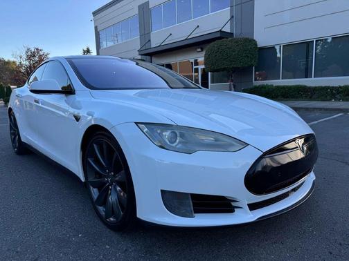 2015 Tesla Model S 70D