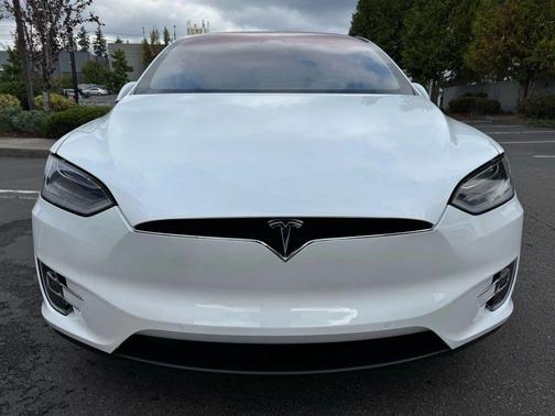 2018 Tesla Model X 100D Sport Utility 4D