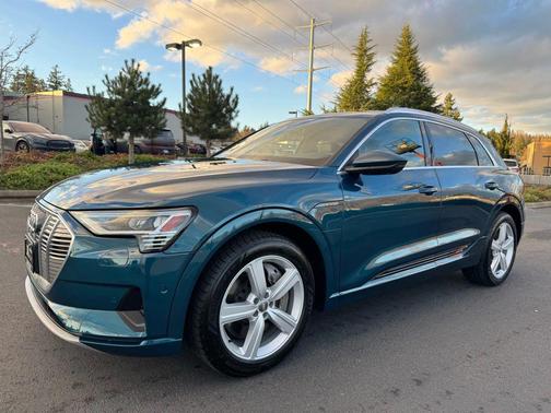 2019 Audi e-tron Premium Plus